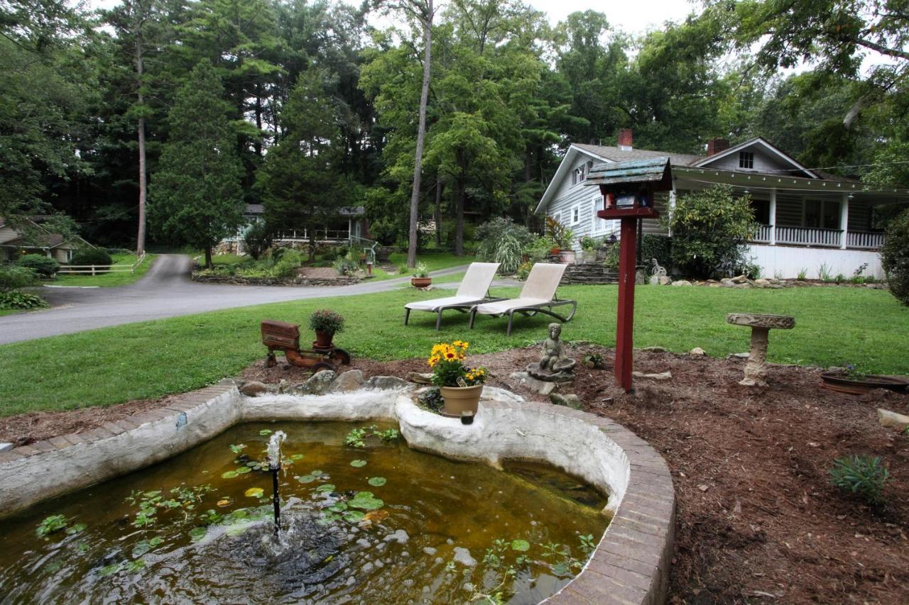The Pines Cottages Woodfin エクステリア 写真