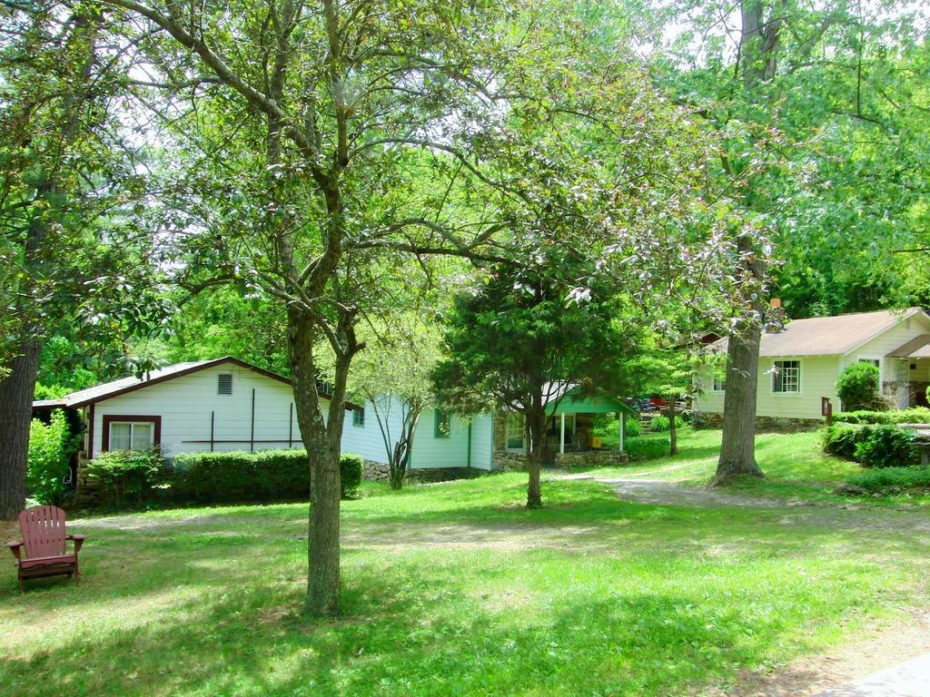 The Pines Cottages Woodfin エクステリア 写真