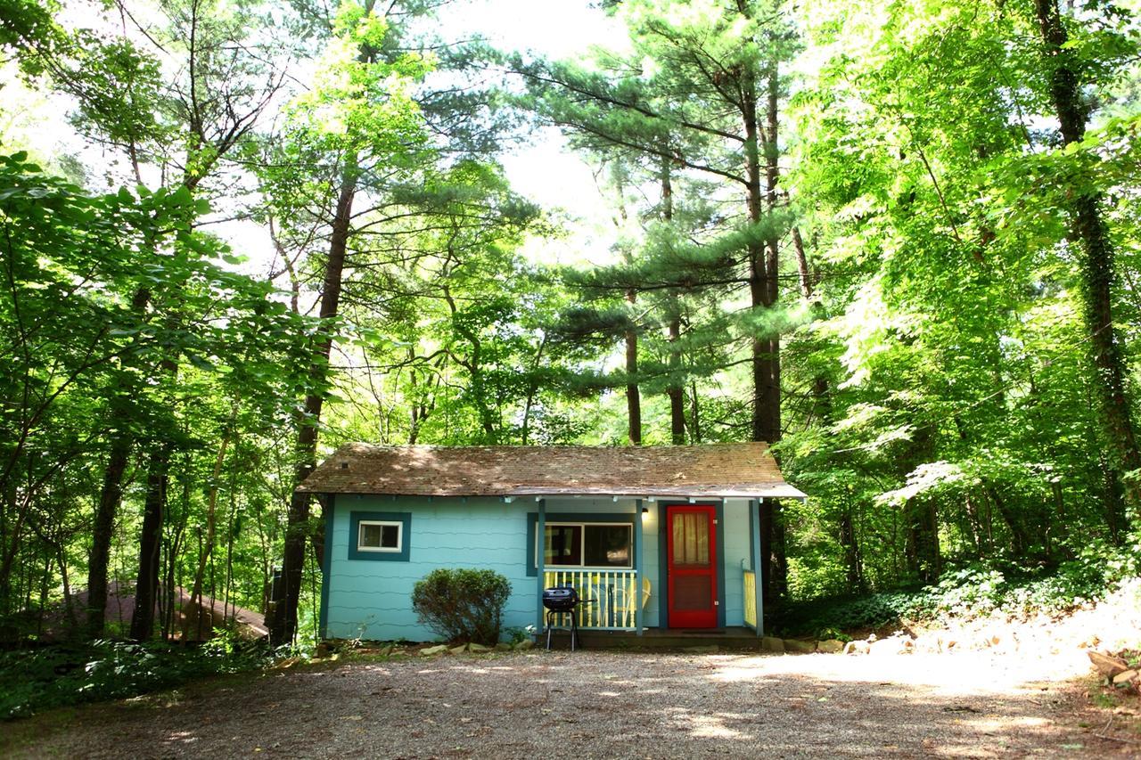 The Pines Cottages Woodfin エクステリア 写真