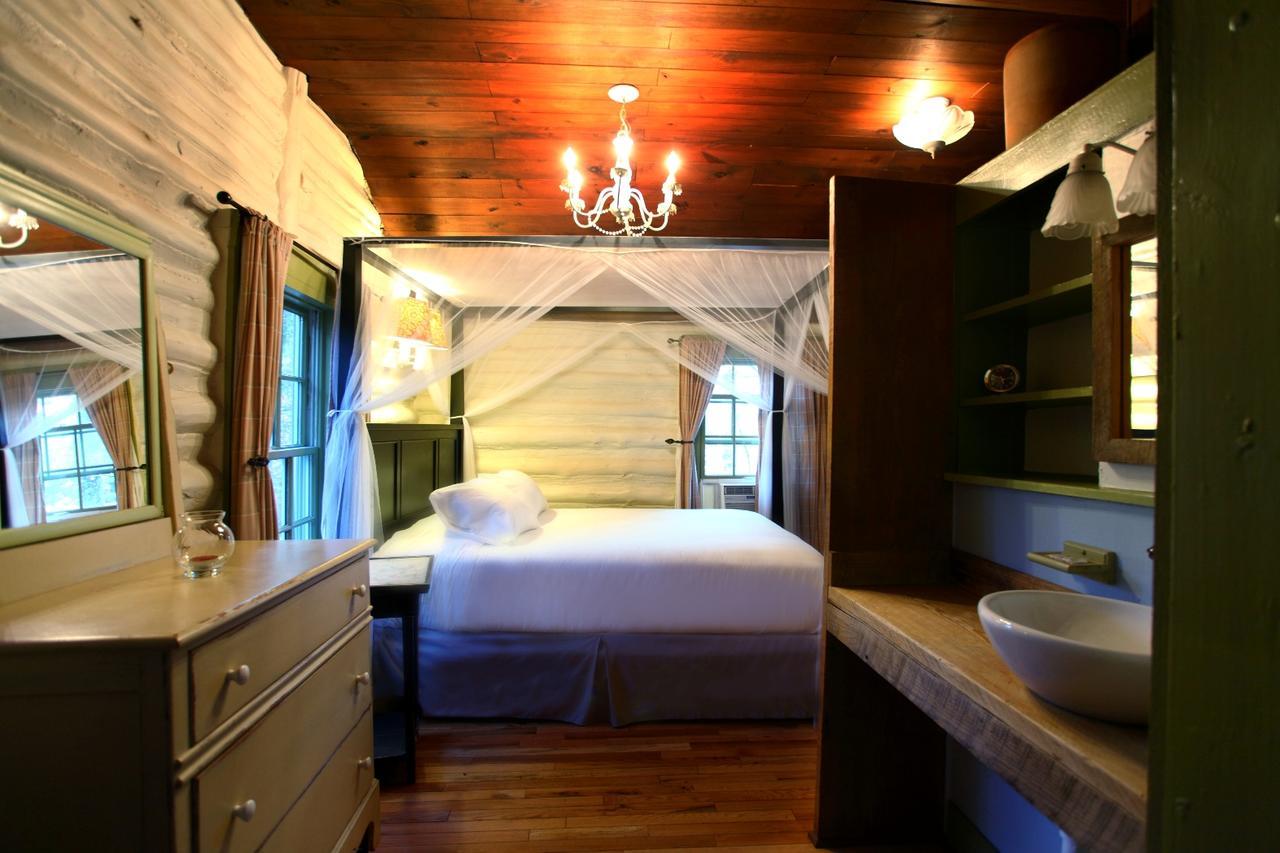 The Pines Cottages Woodfin エクステリア 写真