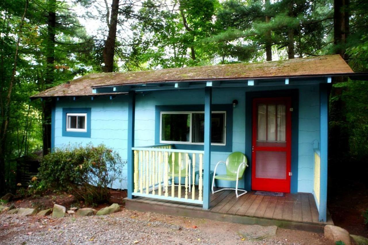 The Pines Cottages Woodfin エクステリア 写真