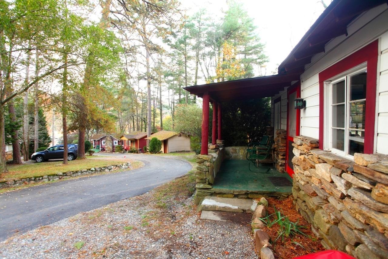 The Pines Cottages Woodfin エクステリア 写真